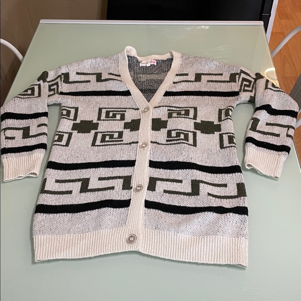Hazel Moon Geometric Patterned Sweater in Black and Green - Picture 4 of 11